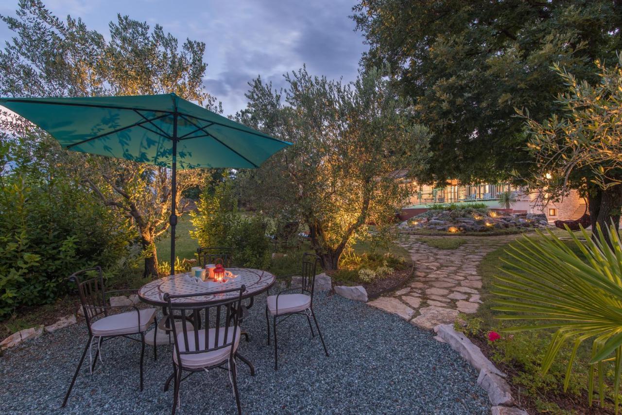 Vila Family Lipica With Private Pool And Jacuzzi *