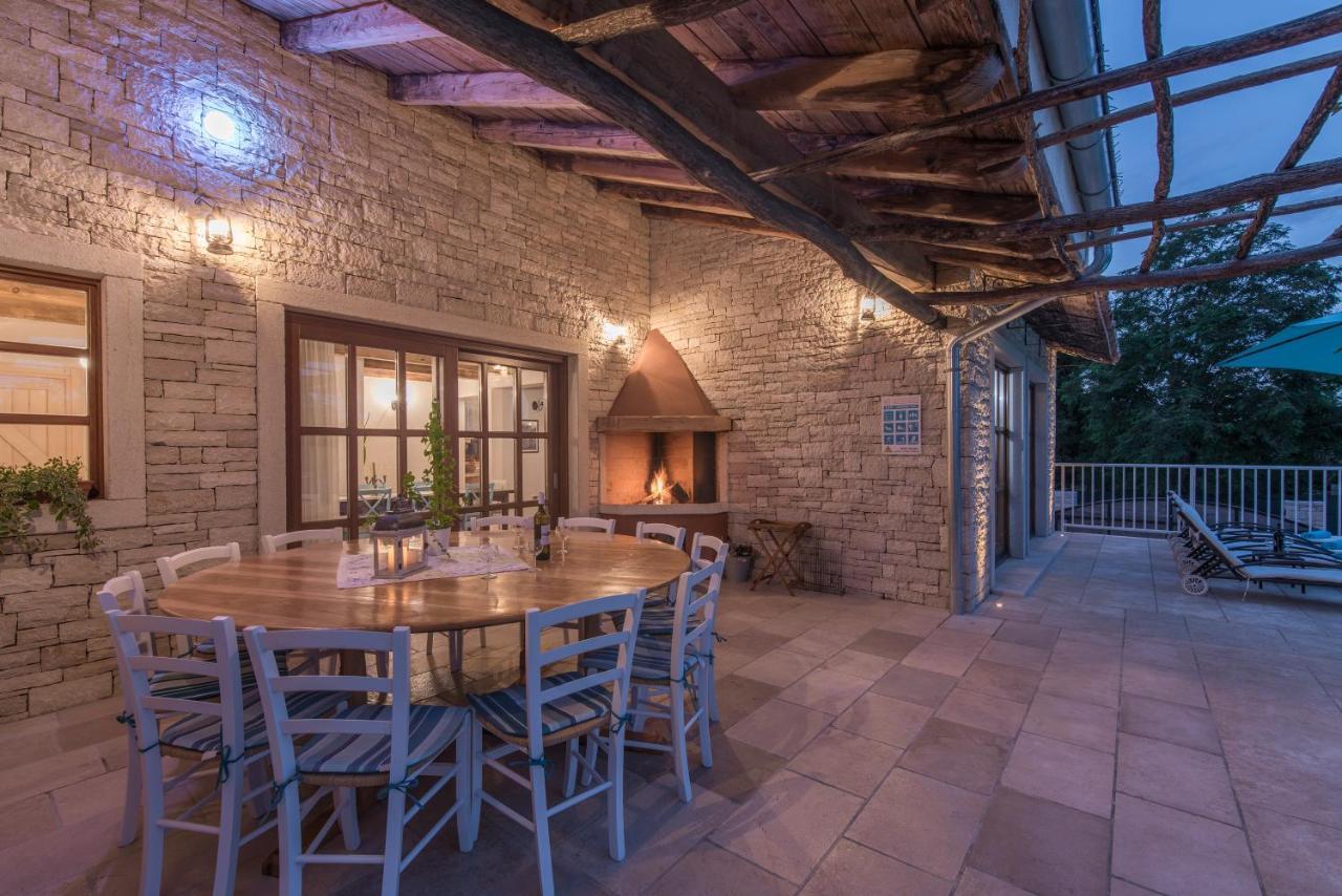 Family Lipica With Private Pool And Jacuzzi * Pazin