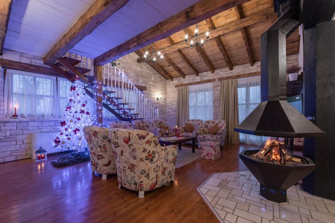 Family Lipica With Private Pool And Jacuzzi *