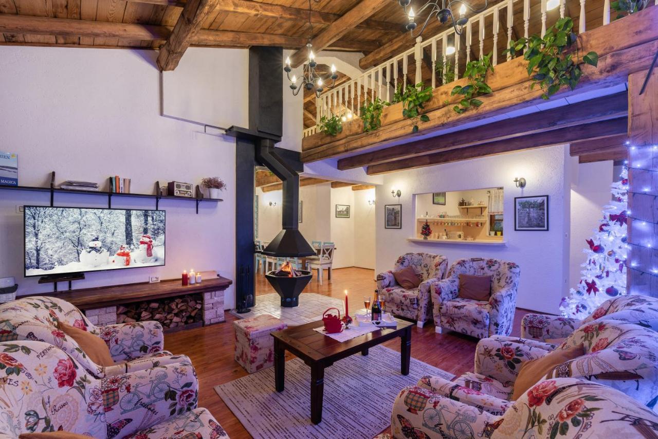 Family Lipica With Private Pool And Jacuzzi *