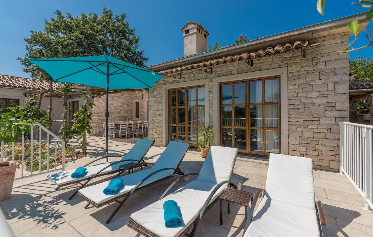 Vila Family Lipica With Private Pool And Jacuzzi