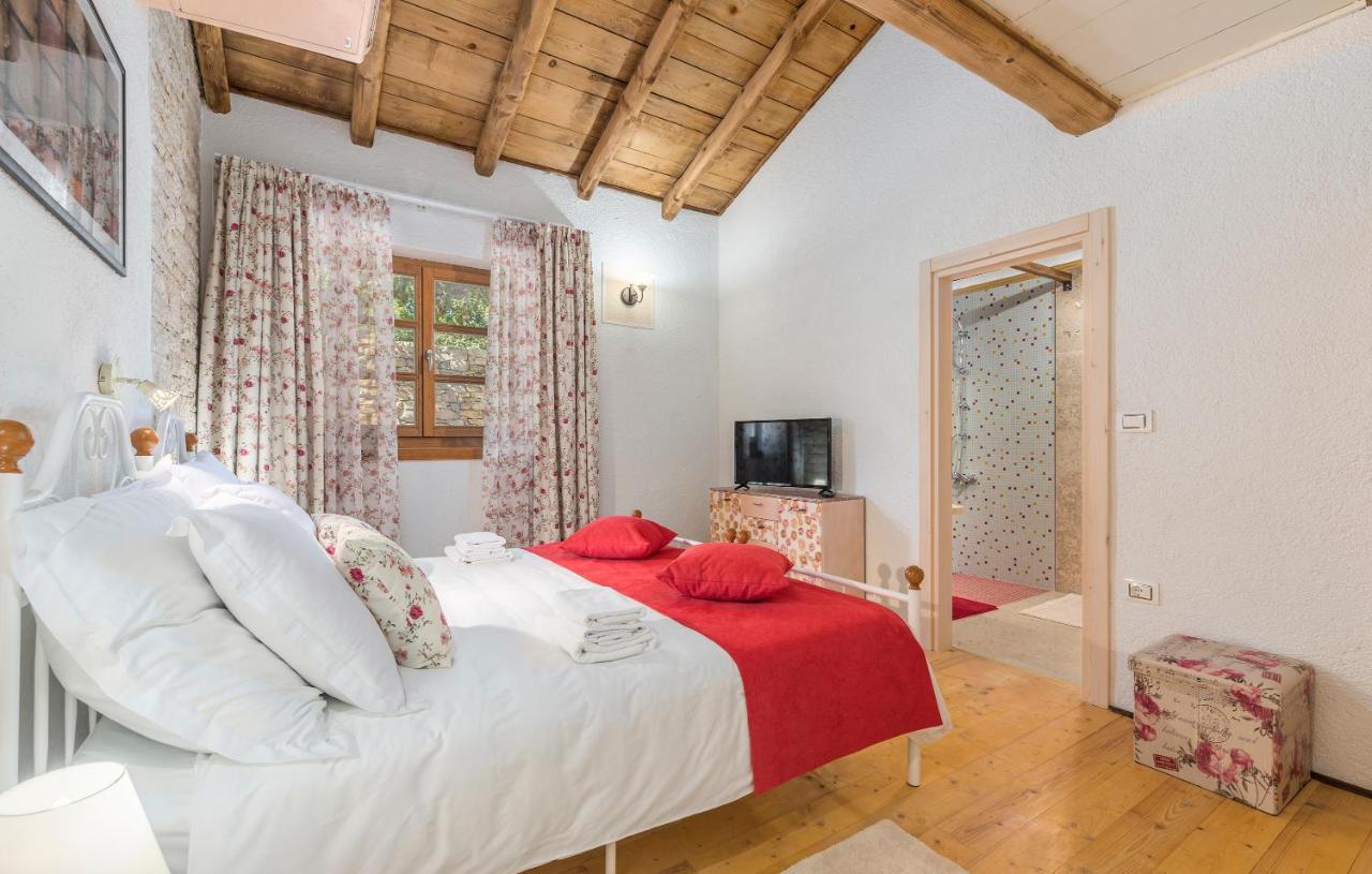 Family Lipica With Private Pool And Jacuzzi *