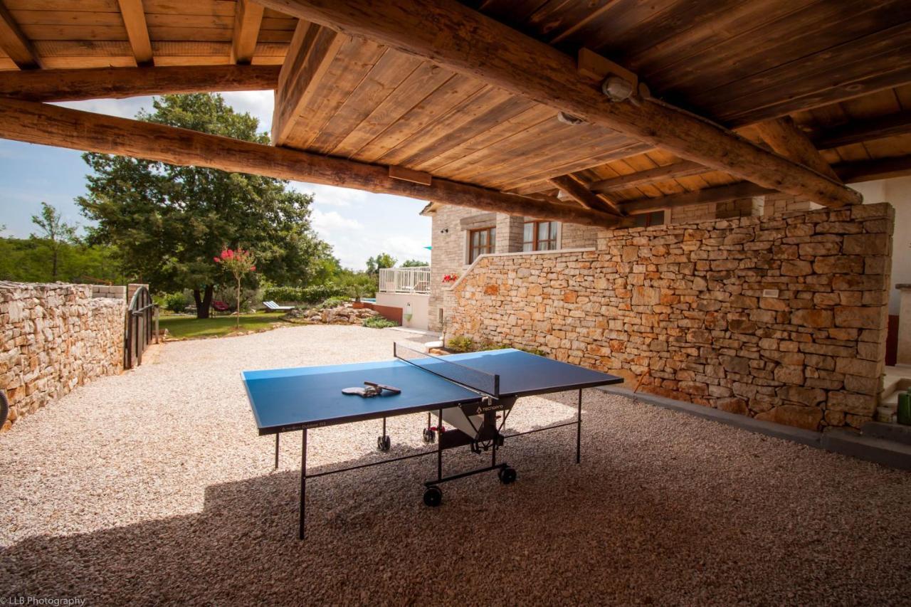 Family Lipica With Private Pool And Jacuzzi Vila